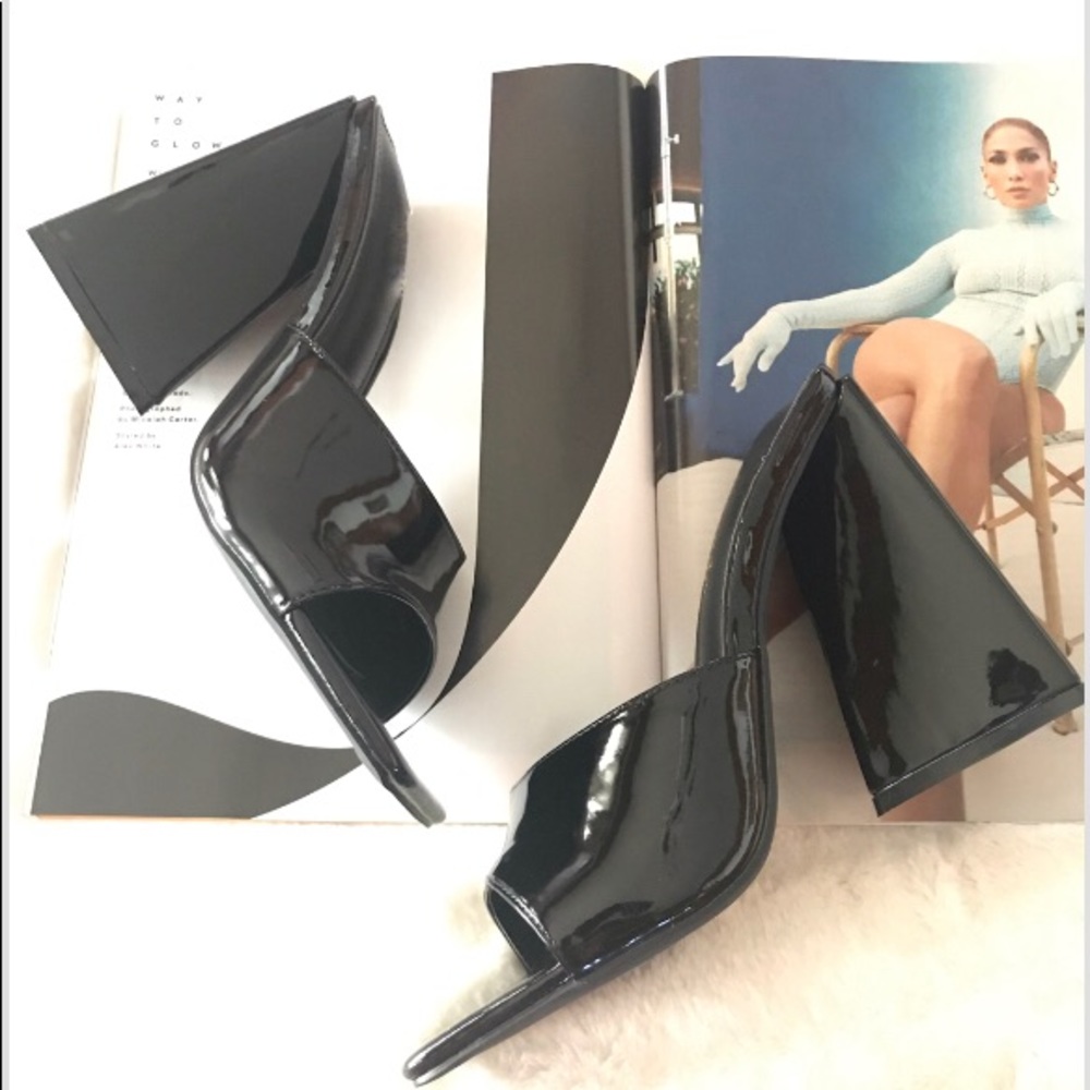 Triangle Heel - image 5